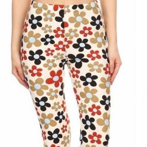 Super buttery soft Boutique brand leggings. OS. Small Medium NWT